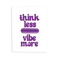 Tarjeta de Saludo Traviesa Think Less, Vibe More con Vibrador Rock Candy y Toallitas Fresh Vibes