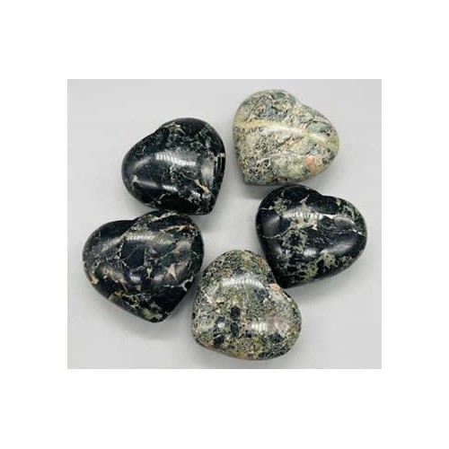 Corazón de Piedra Negra y Verde Único