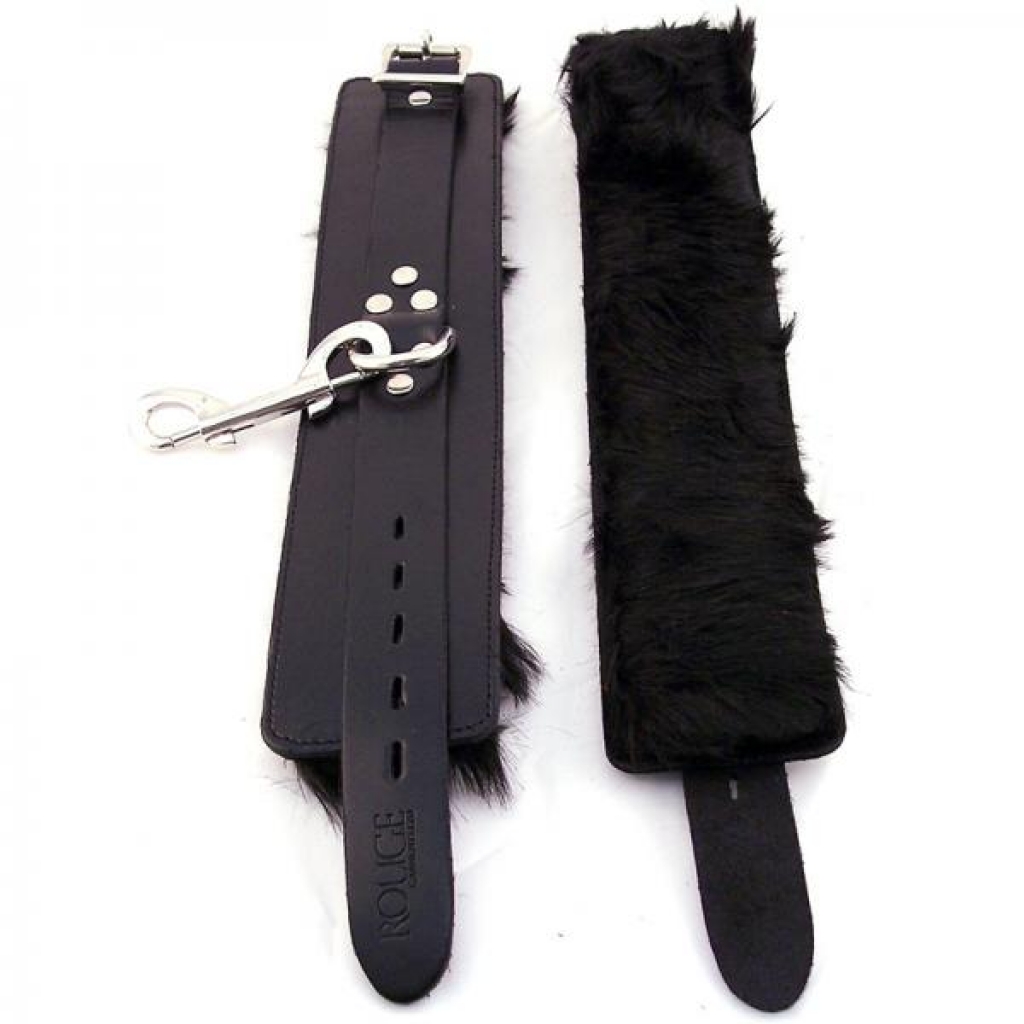 Rouge Wrist Cuffs in Fur Black